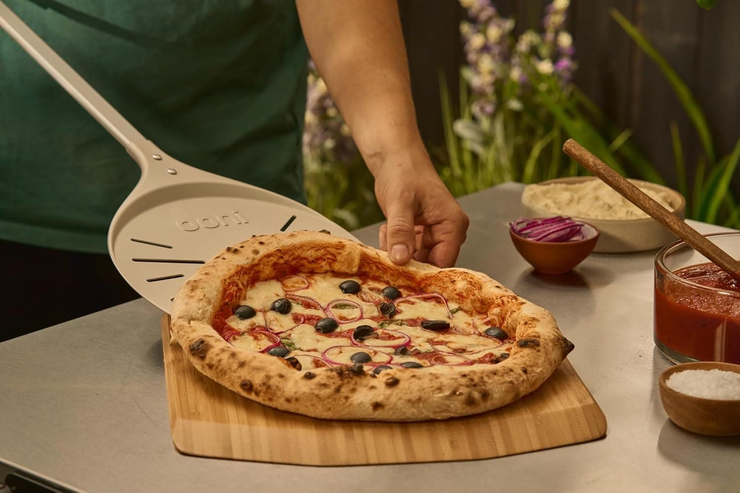 Ooni 9 inch perforated pizza turning peel