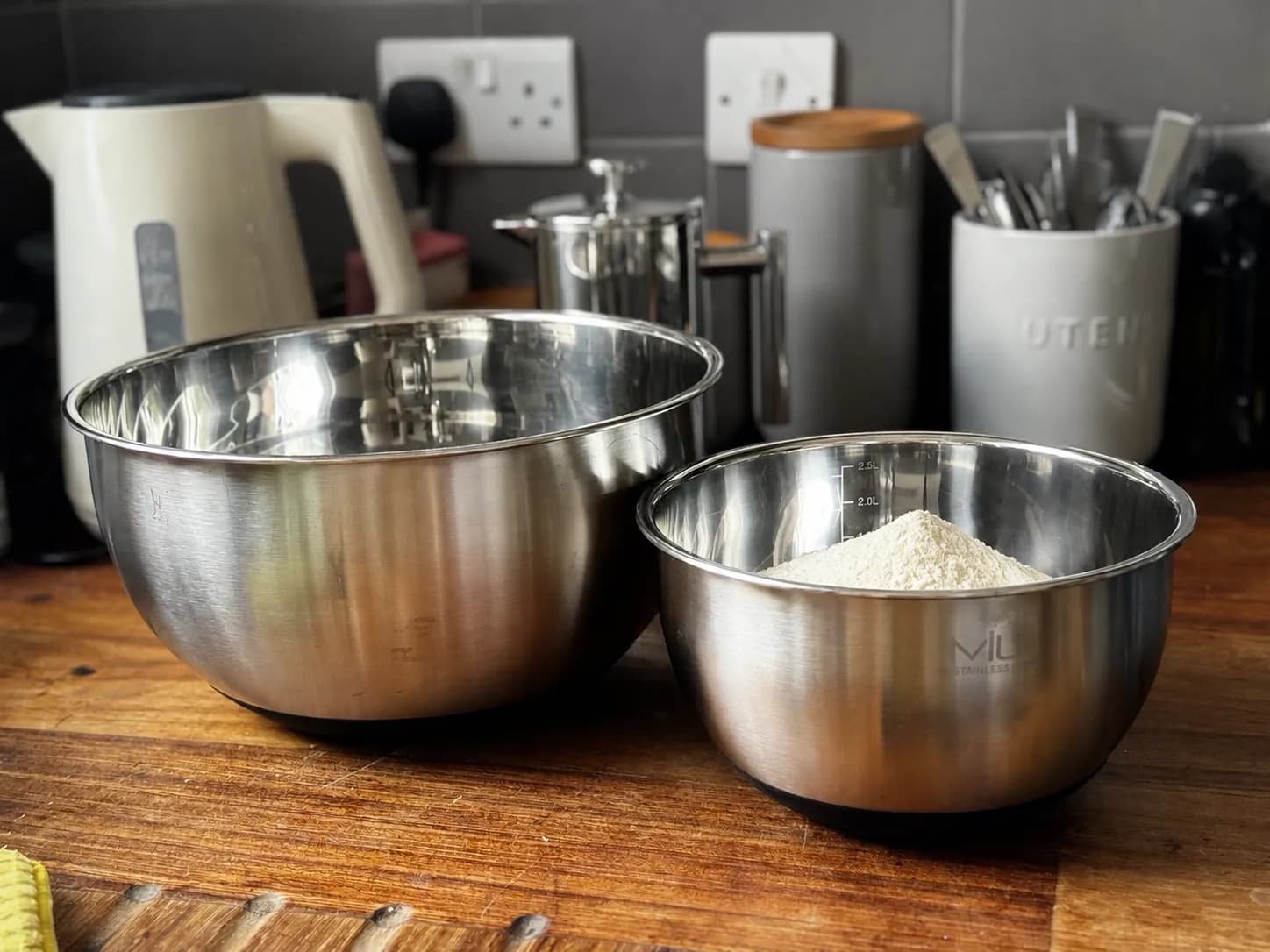 Wildone Stainless Steel Mixing Bowls, Set of 5, with Lids